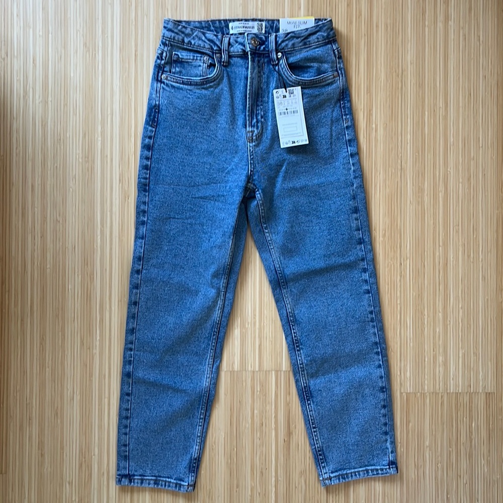 NWT Stradivarius Petite slim mom jean with stretch in washed blue Size Petite 6